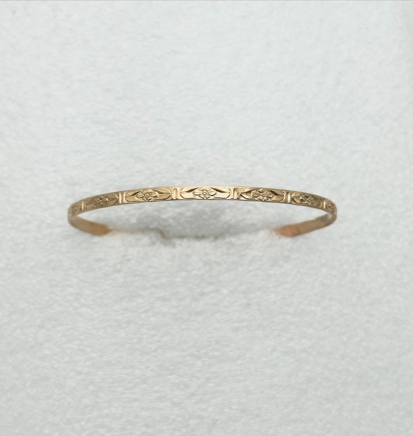 14k floral bangle