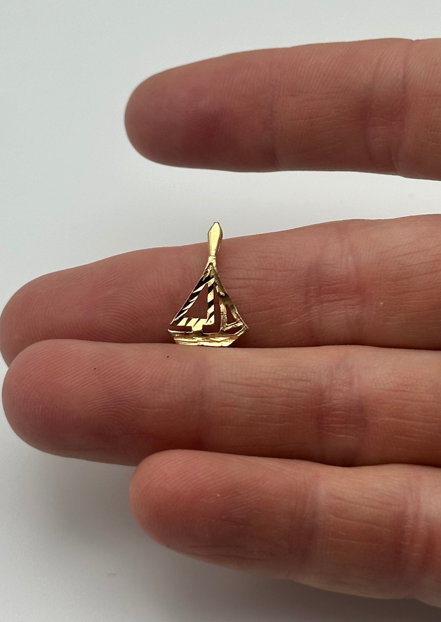 Vintage sailboat 14k charm