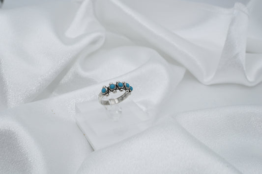 Vintage Sterling and turquoise ring. Size 6.75
