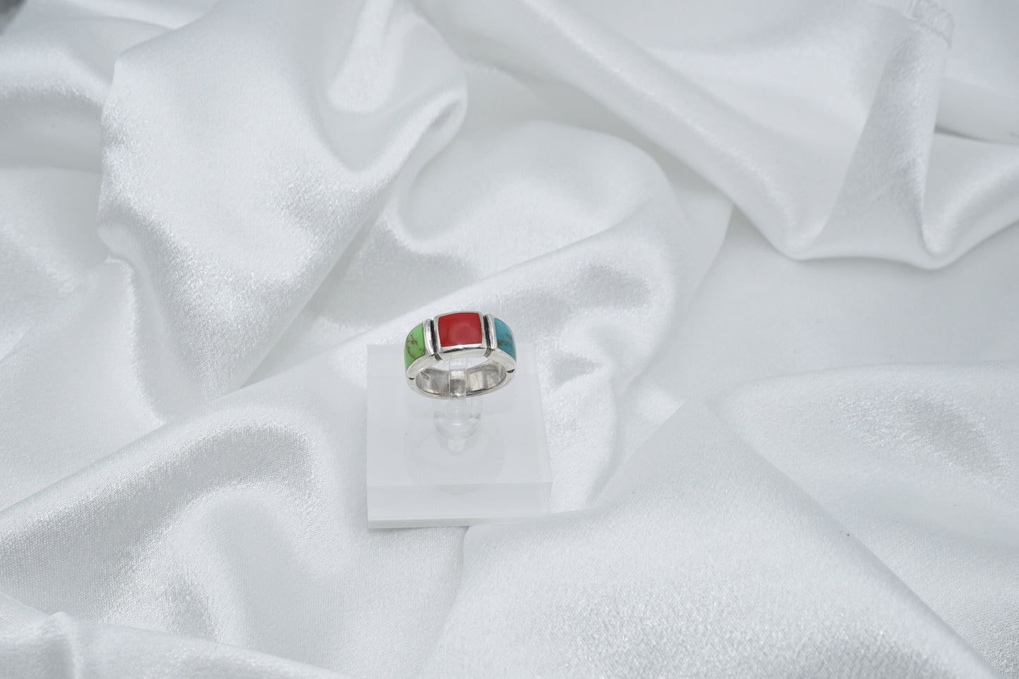 3 stone inlay vintage ring size 5.5