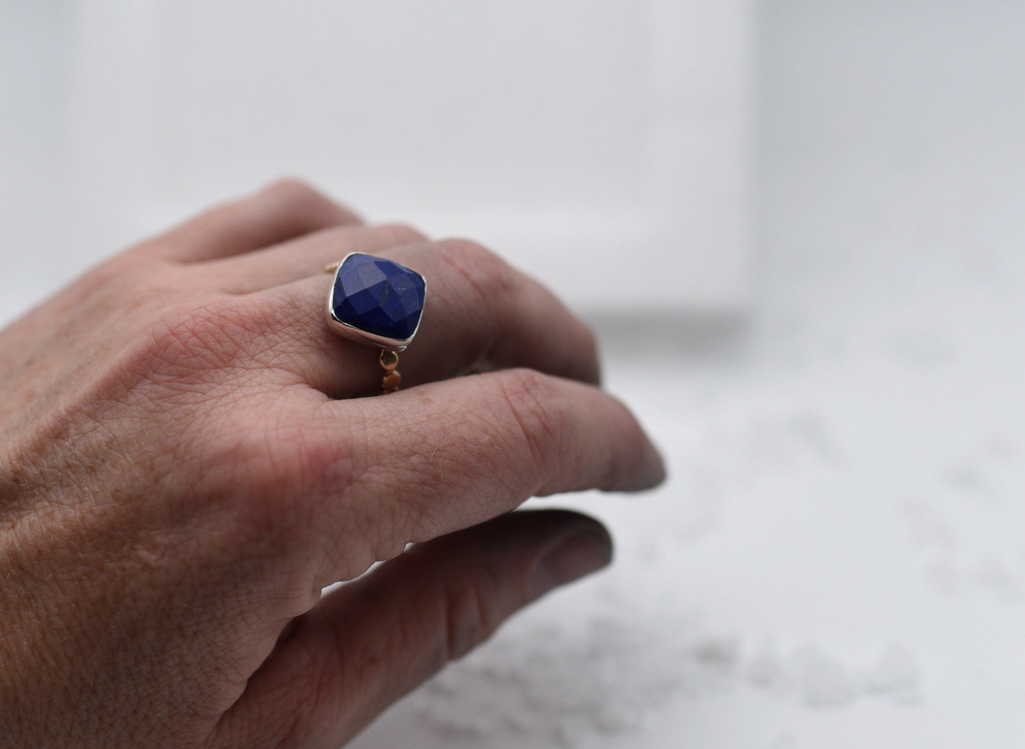 Mixed metal faceted lapis ring. size 8