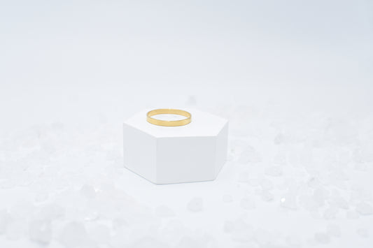 Slim gold band