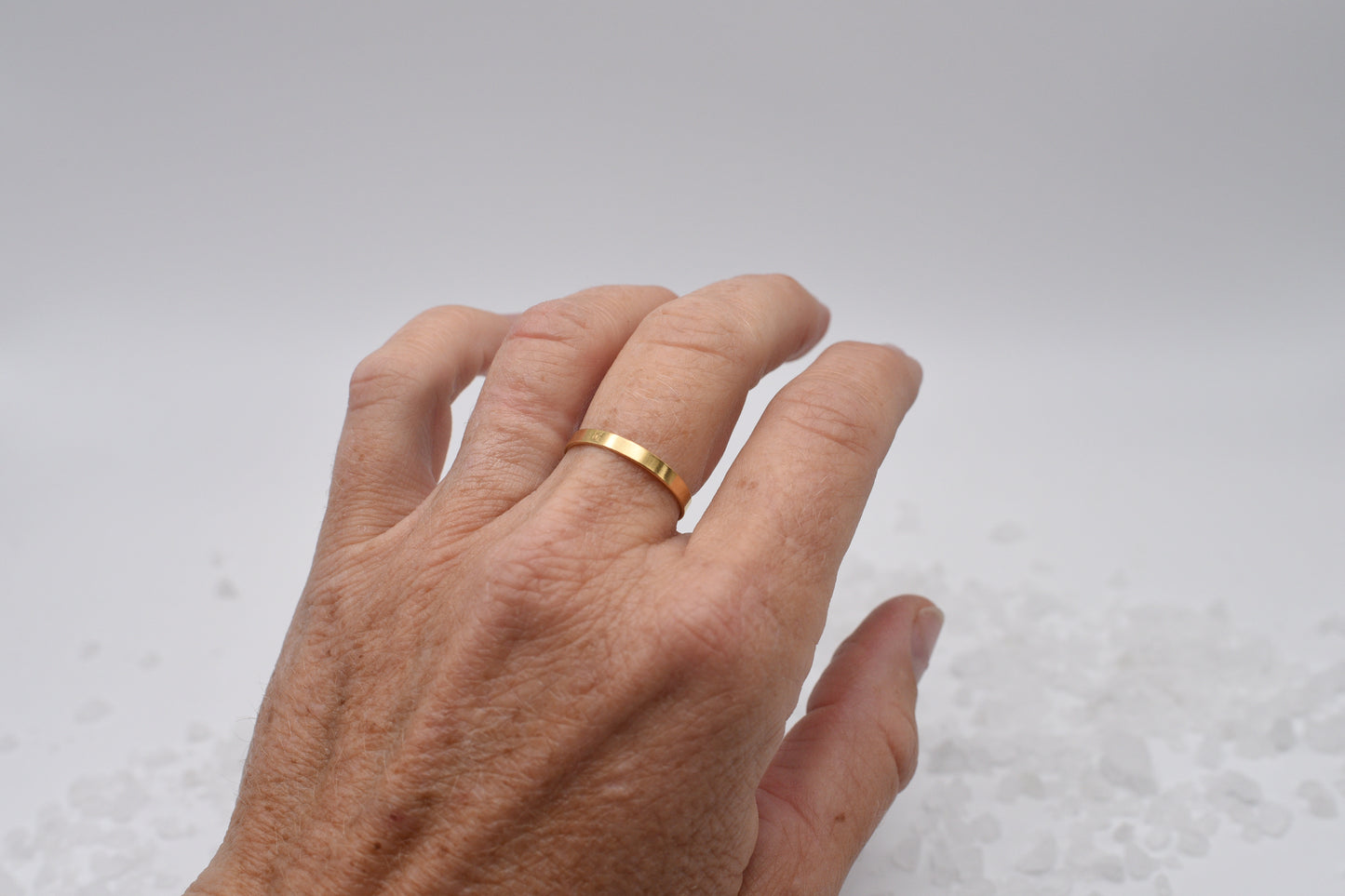 Slim gold band