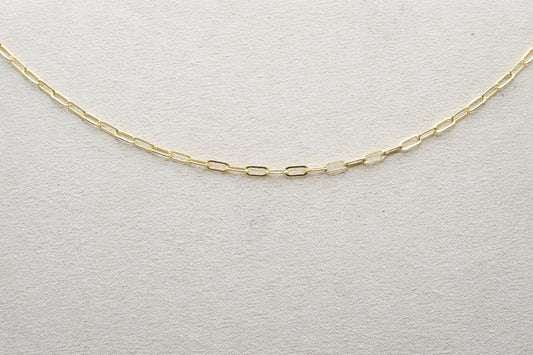 Elongated flat link chain