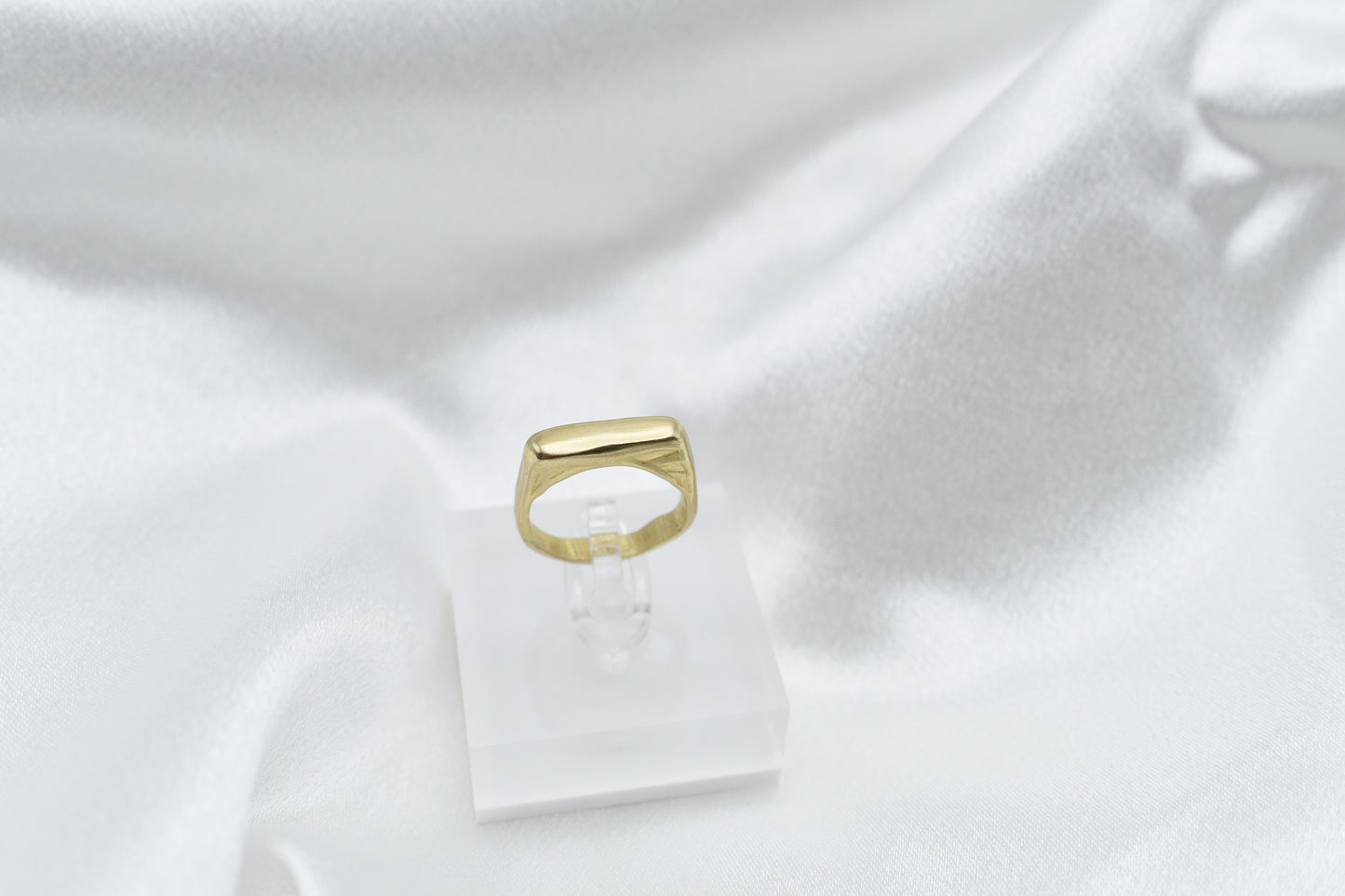 Soft edges bronze ring size 5.5