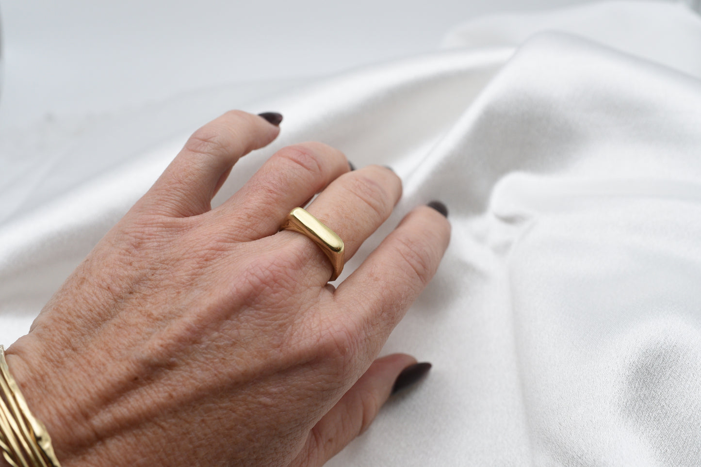 Soft edges bronze ring size 5.5