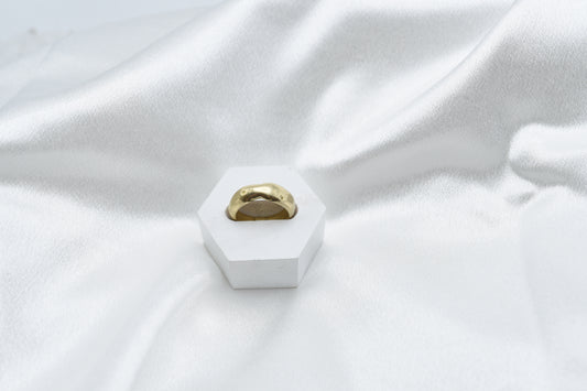 Comfort fit bronze ring. size 7