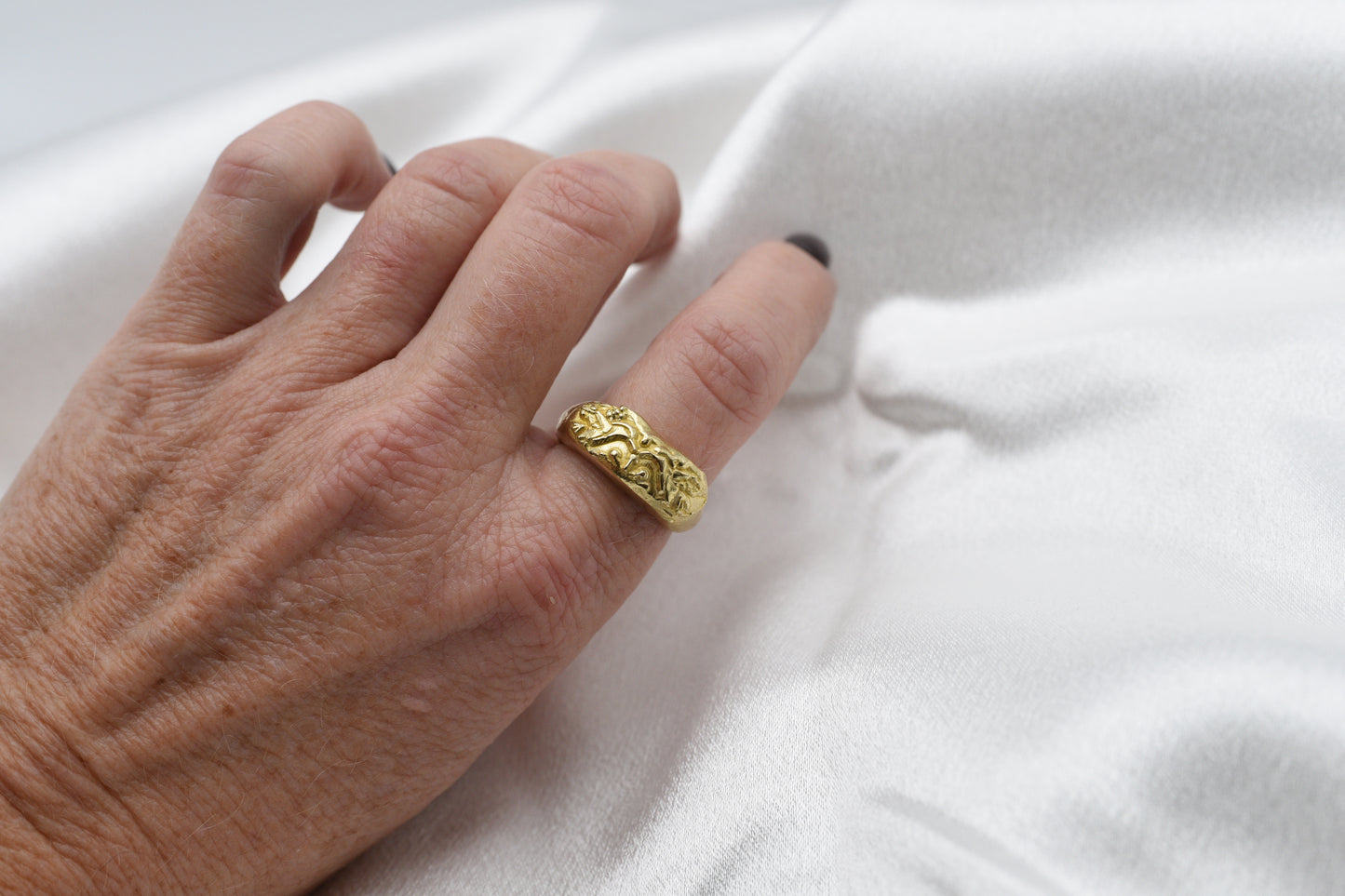 Hummingbird bronze ring size 7.5